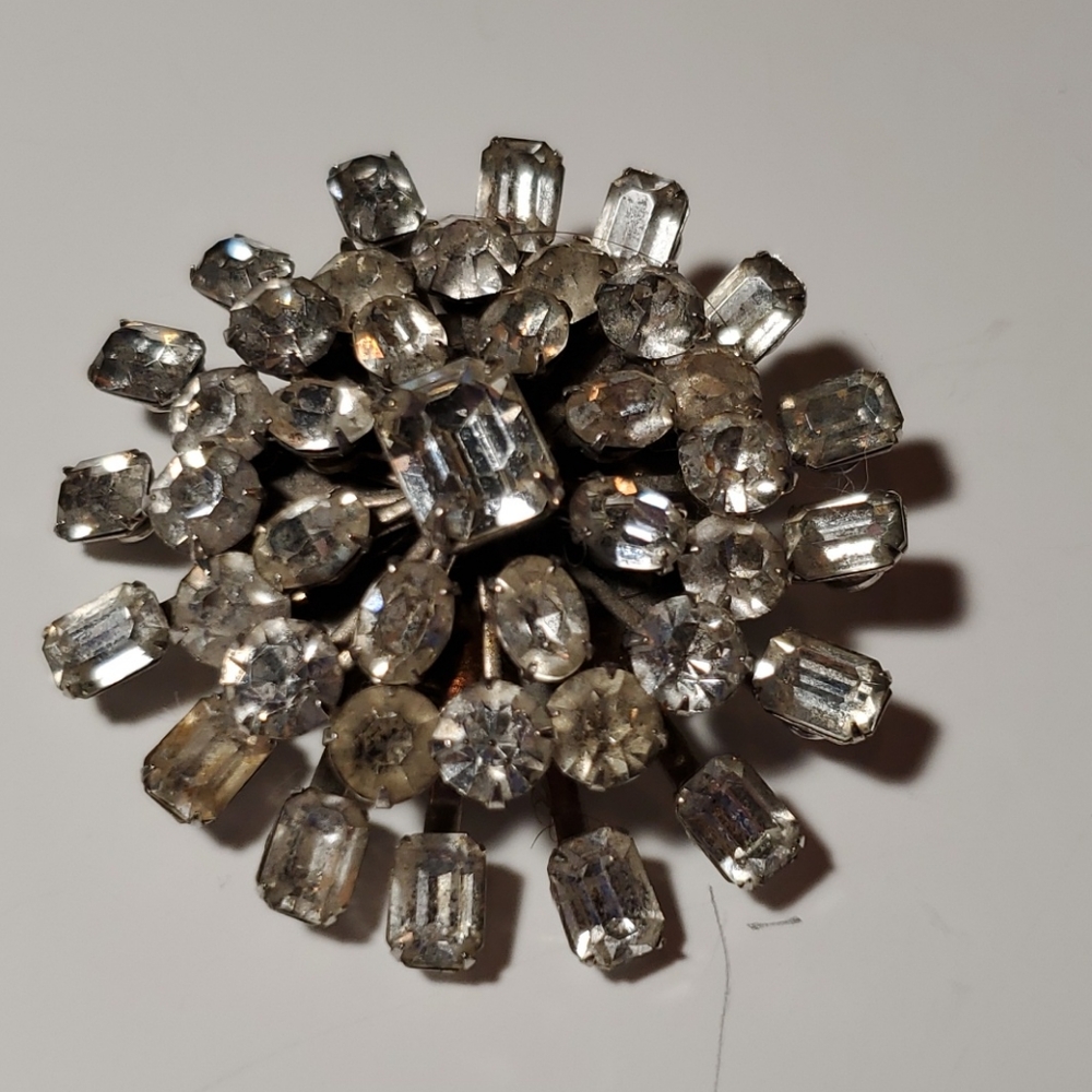 Silvertone brooch